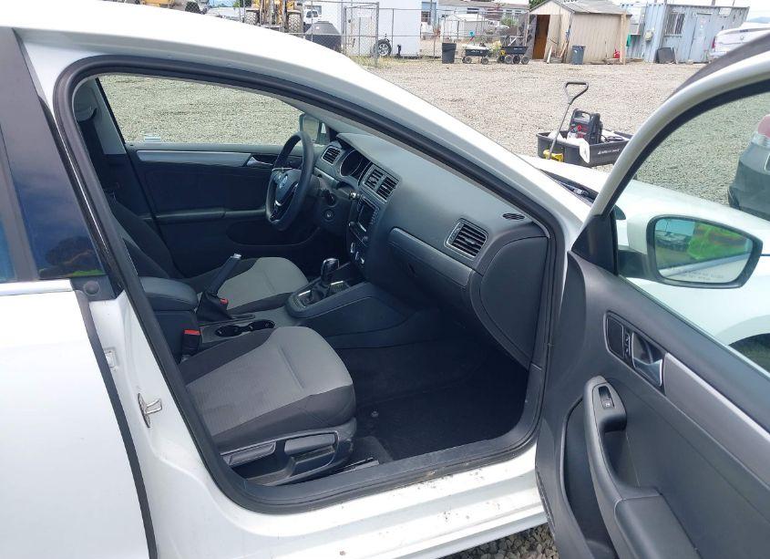 Photo 5 of 2017 Volkswagen Jetta 1.4T S (VIN 3VW2B7AJ2HM369371)