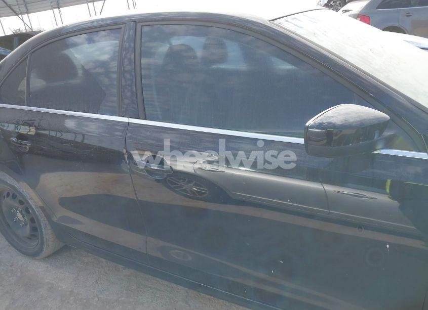 Photo 13 of 2017 Volkswagen Jetta 1.4T S (VIN 3VW2B7AJ2HM375428)