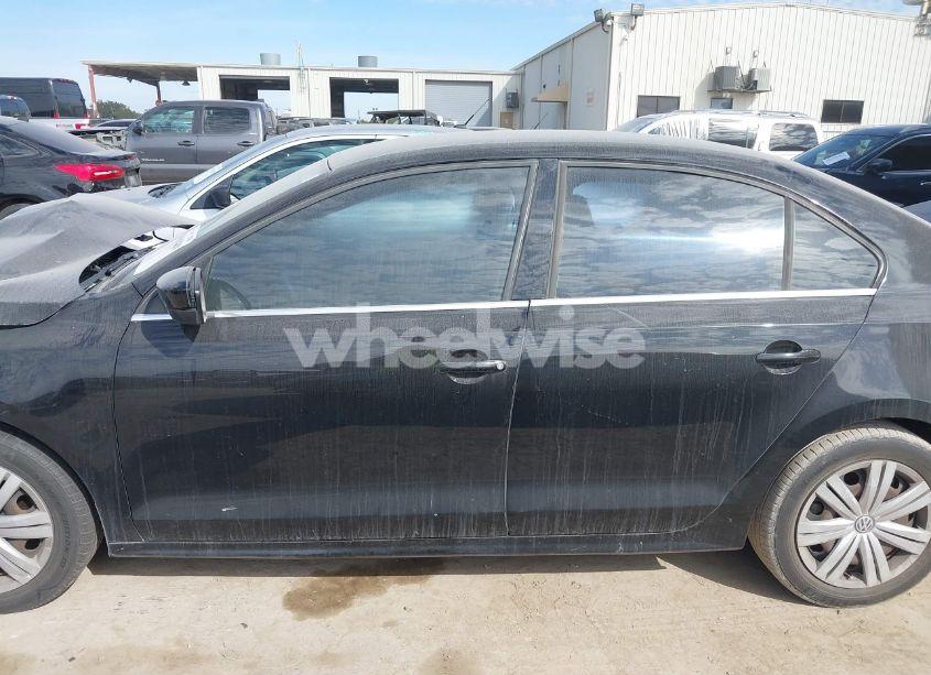 Photo 14 of 2017 Volkswagen Jetta 1.4T S (VIN 3VW2B7AJ2HM375428)