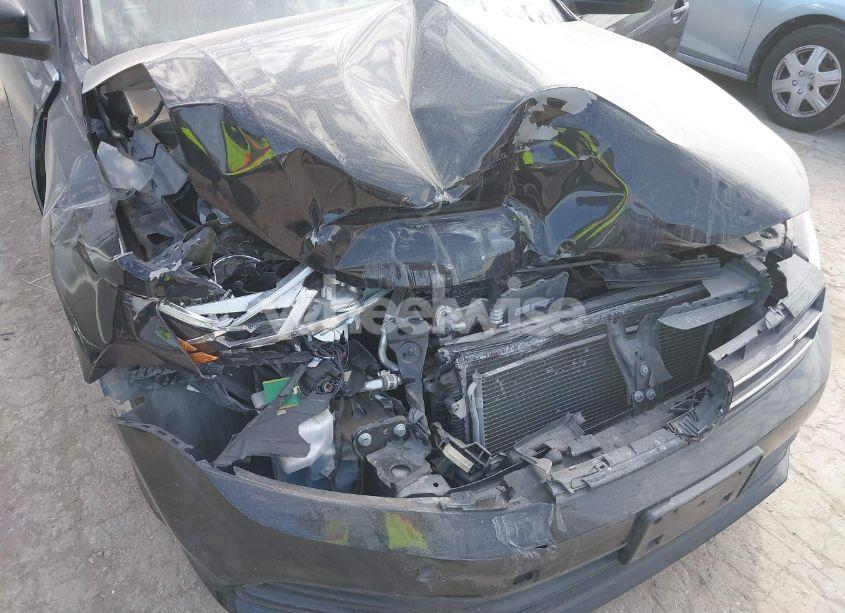 Photo 6 of 2017 Volkswagen Jetta 1.4T S (VIN 3VW2B7AJ2HM375428)