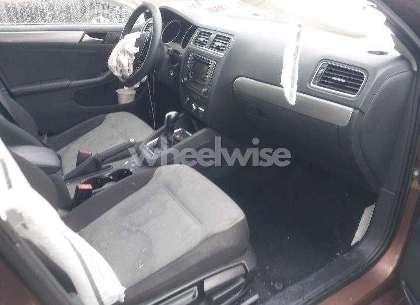 Photo 5 of 2017 Volkswagen Jetta 1.4T S (VIN 3VW2B7AJ2HM408881)