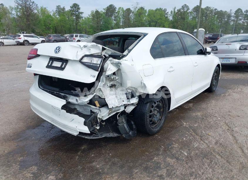 Photo 4 of 2017 Volkswagen Jetta 1.4T S (VIN 3VW2B7AJ3HM255024)