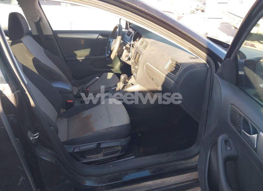 Photo 5 of 2017 Volkswagen Jetta 1.4T S (VIN 3VW2B7AJ3HM277203)