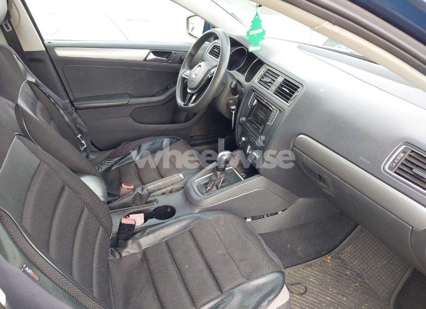 Photo 5 of 2017 Volkswagen Jetta 1.4T S (VIN 3VW2B7AJ3HM301970)