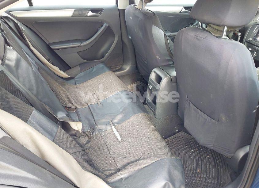 Photo 8 of 2017 Volkswagen Jetta 1.4T S (VIN 3VW2B7AJ3HM301970)