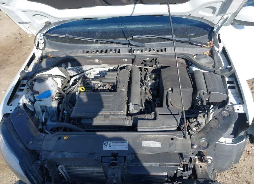 Photo 10 of 2017 Volkswagen Jetta 1.4T S (VIN 3VW2B7AJ3HM332877)