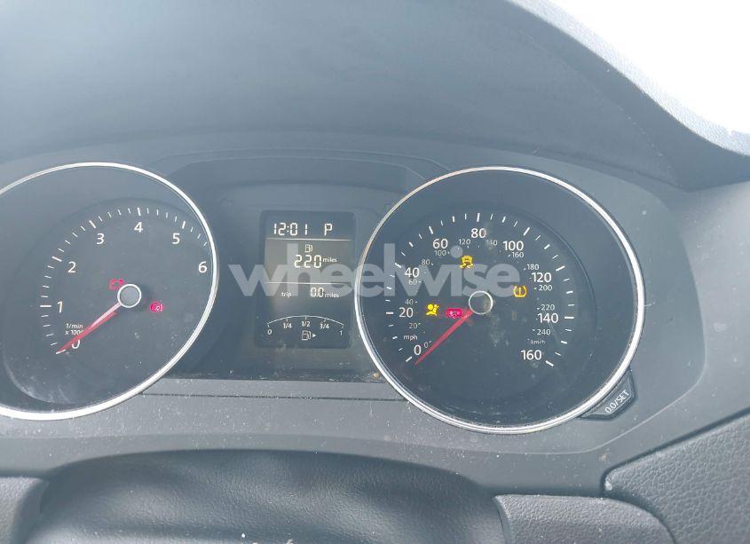 Photo 6 of 2017 Volkswagen Jetta 1.4T S (VIN 3VW2B7AJ3HM378869)