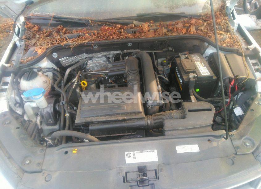 Photo 9 of 2017 Volkswagen Jetta 1.4T S (VIN 3VW2B7AJ3HM378869)