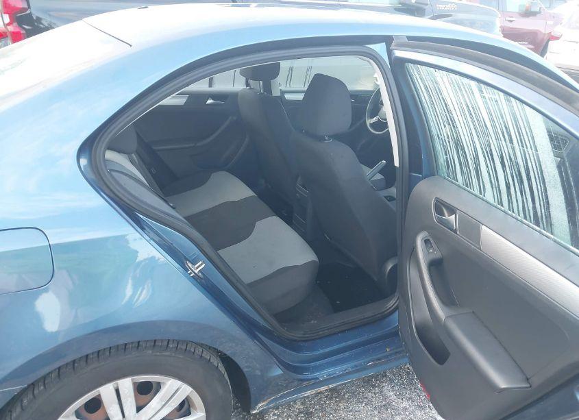 Photo 8 of 2017 Volkswagen Jetta 1.4T S (VIN 3VW2B7AJ3HM387720)