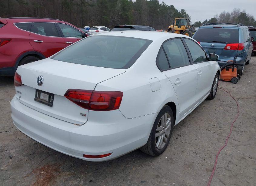 Photo 4 of 2018 Volkswagen Jetta 1.4T S (VIN 3VW2B7AJ3JM251819)