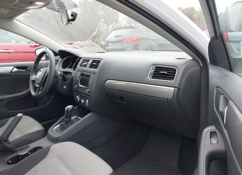 Photo 5 of 2018 Volkswagen Jetta 1.4T S (VIN 3VW2B7AJ3JM251819)