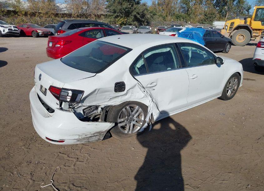 Photo 4 of 2017 Volkswagen Jetta 1.4T S (VIN 3VW2B7AJ4HM208715)