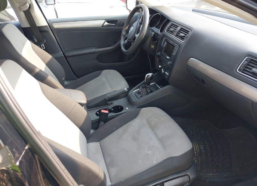 Photo 5 of 2017 Volkswagen Jetta 1.4T S (VIN 3VW2B7AJ4HM220251)