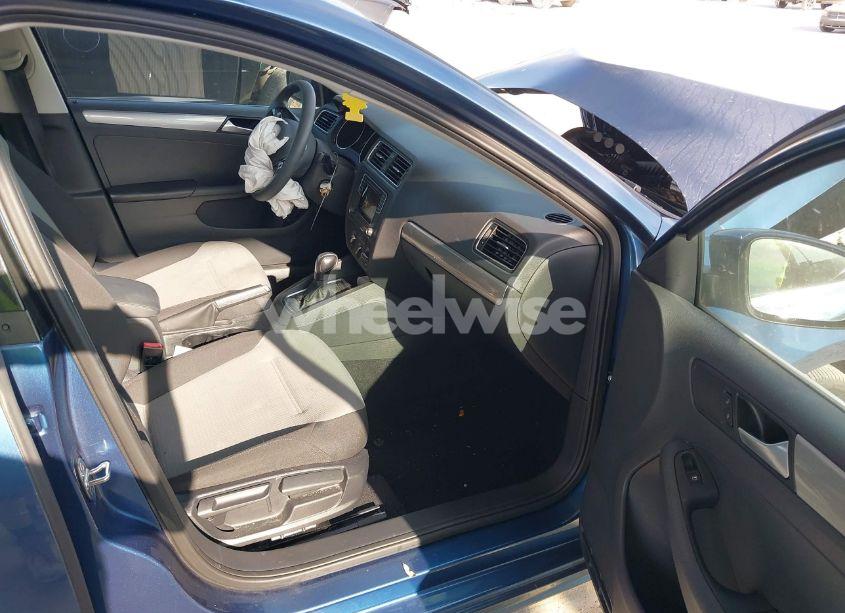 Photo 5 of 2017 Volkswagen Jetta 1.4T S (VIN 3VW2B7AJ4HM269353)