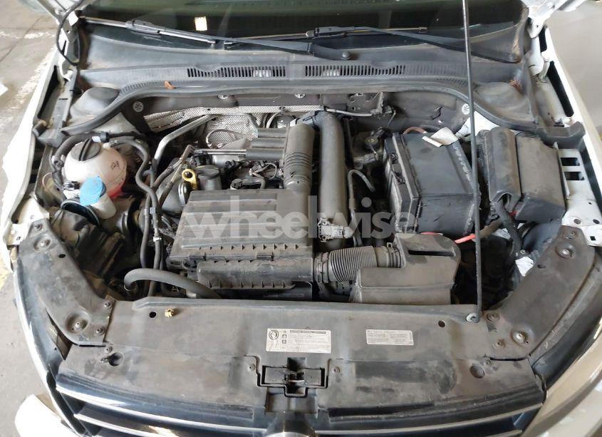 Photo 10 of 2017 Volkswagen Jetta 1.4T S (VIN 3VW2B7AJ4HM270602)