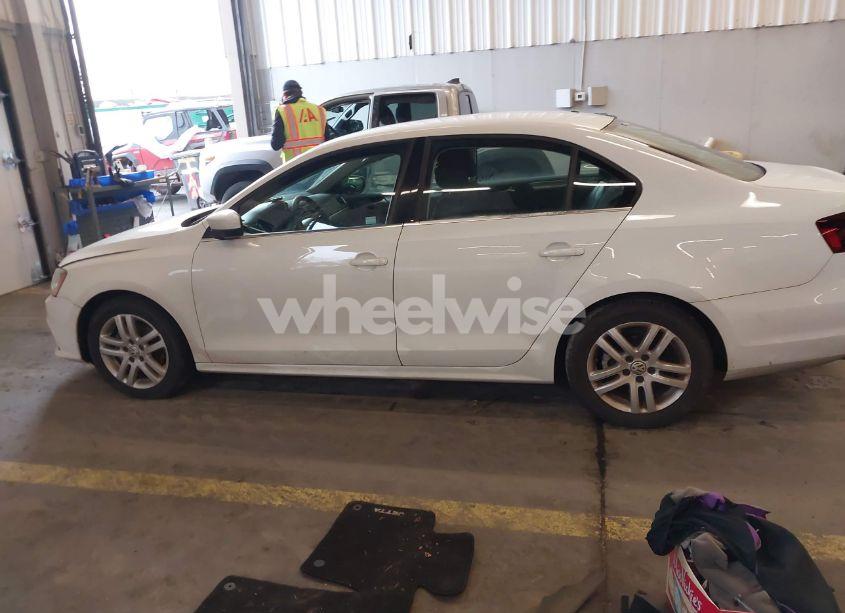 Photo 15 of 2017 Volkswagen Jetta 1.4T S (VIN 3VW2B7AJ4HM270602)