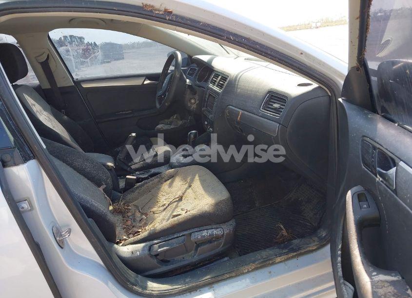 Photo 5 of 2017 Volkswagen Jetta 1.4T S (VIN 3VW2B7AJ4HM273306)