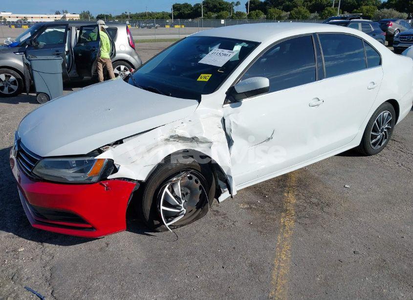 Photo 2 of 2017 Volkswagen Jetta 1.4T S (VIN 3VW2B7AJ4HM315425)