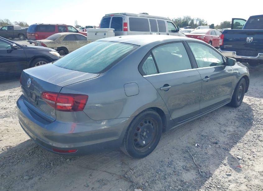 Photo 4 of 2017 Volkswagen Jetta 1.4T S (VIN 3VW2B7AJ4HM329647)