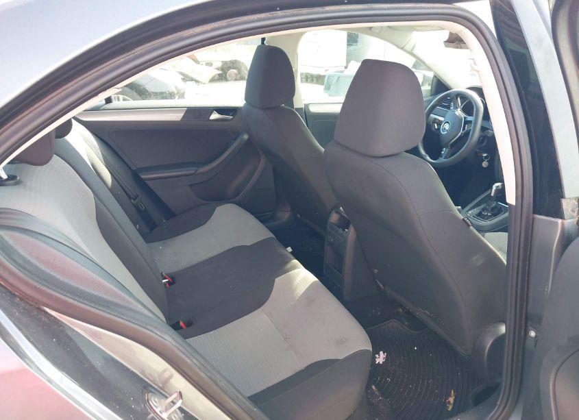 Photo 8 of 2017 Volkswagen Jetta 1.4T S (VIN 3VW2B7AJ4HM329647)