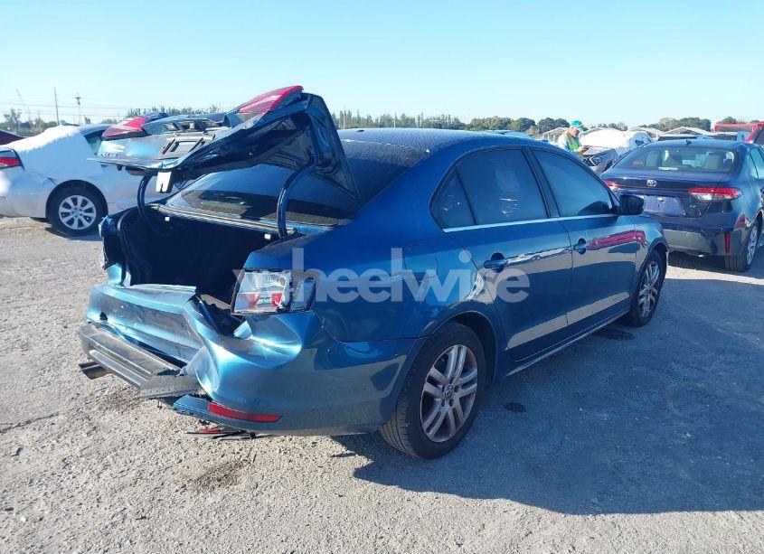 Photo 4 of 2017 Volkswagen Jetta 1.4T S (VIN 3VW2B7AJ4HM361370)