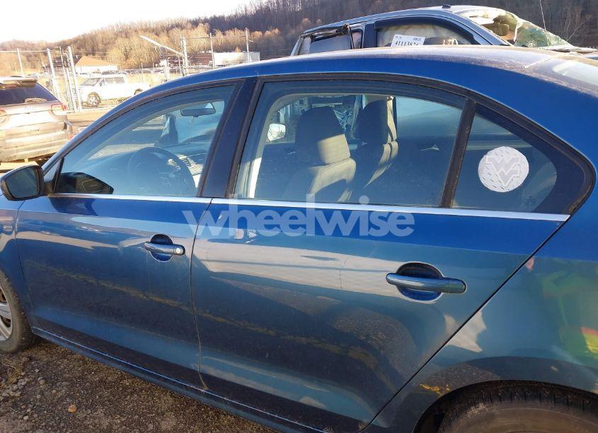 Photo 14 of 2017 Volkswagen Jetta 1.4T S (VIN 3VW2B7AJ4HM383241)