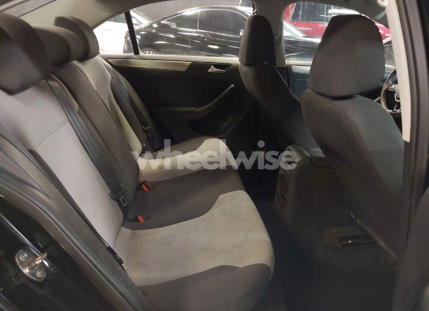 Photo 8 of 2017 Volkswagen Jetta 1.4T S (VIN 3VW2B7AJ4HM410177)