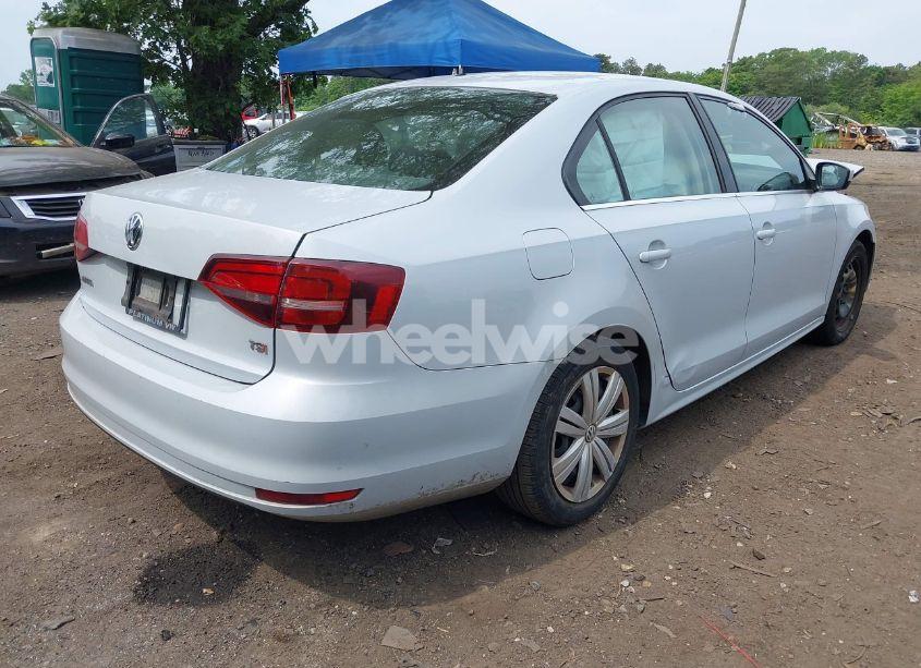 Photo 4 of 2017 Volkswagen Jetta 1.4T S (VIN 3VW2B7AJ5HM223207)
