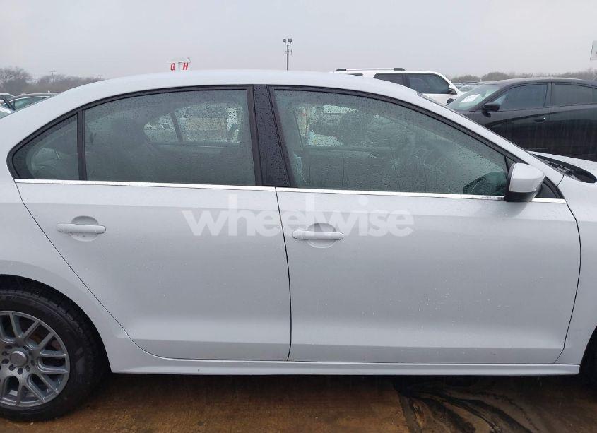 Photo 13 of 2017 Volkswagen Jetta 1.4T S (VIN 3VW2B7AJ5HM245854)