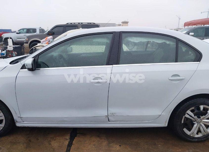 Photo 14 of 2017 Volkswagen Jetta 1.4T S (VIN 3VW2B7AJ5HM245854)