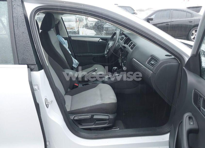 Photo 5 of 2017 Volkswagen Jetta 1.4T S (VIN 3VW2B7AJ5HM245854)