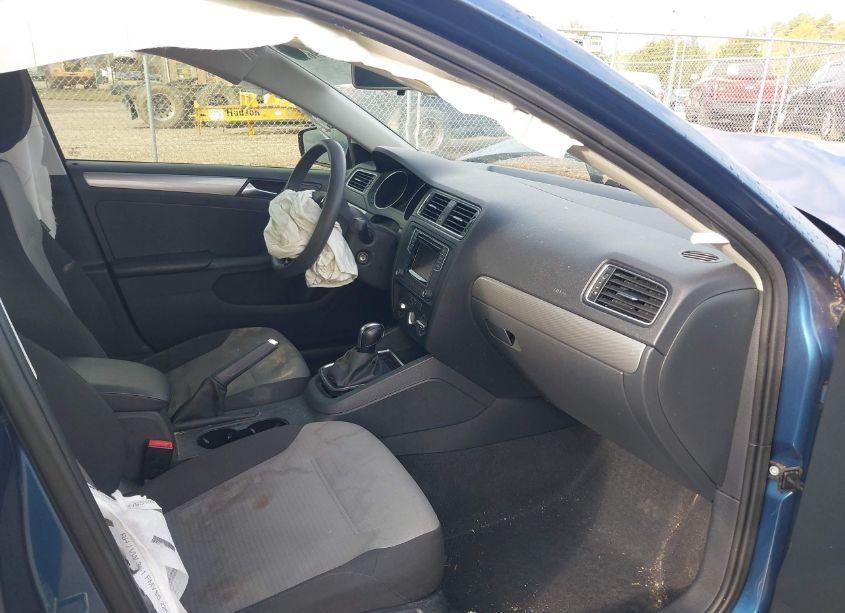 Photo 5 of 2017 Volkswagen Jetta 1.4T S (VIN 3VW2B7AJ5HM255896)