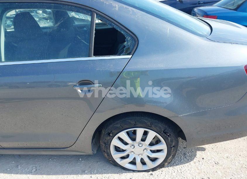 Photo 6 of 2017 Volkswagen Jetta 1.4T S (VIN 3VW2B7AJ5HM279776)