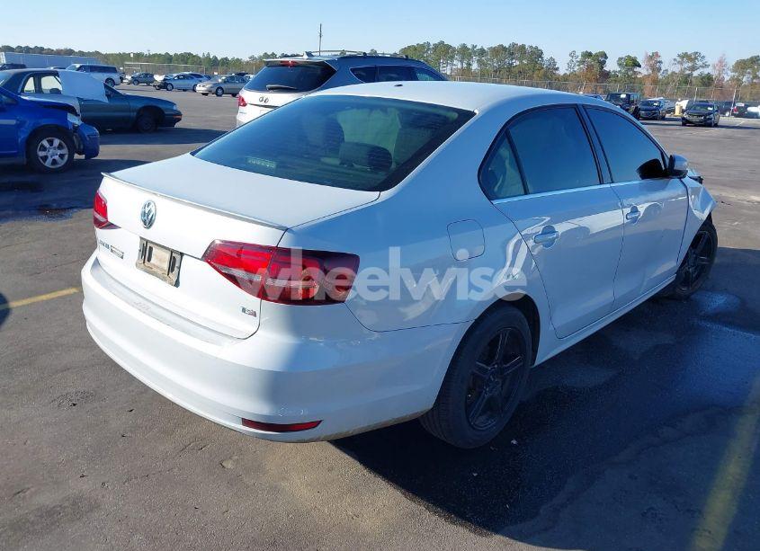 Photo 4 of 2017 Volkswagen Jetta 1.4T S (VIN 3VW2B7AJ5HM312694)