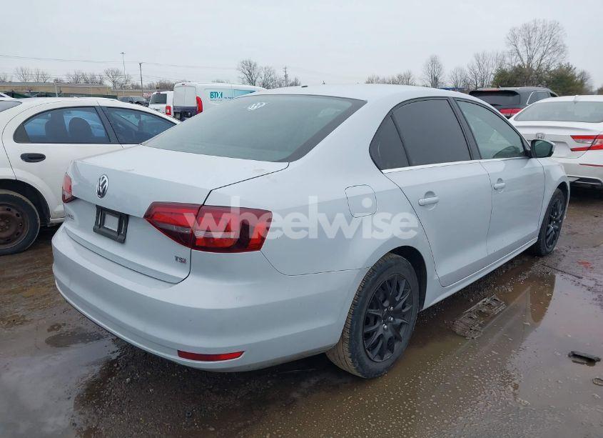 Photo 4 of 2017 Volkswagen Jetta 1.4T S (VIN 3VW2B7AJ5HM324151)