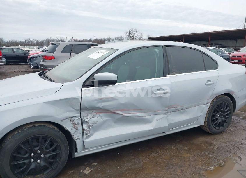 Photo 6 of 2017 Volkswagen Jetta 1.4T S (VIN 3VW2B7AJ5HM324151)