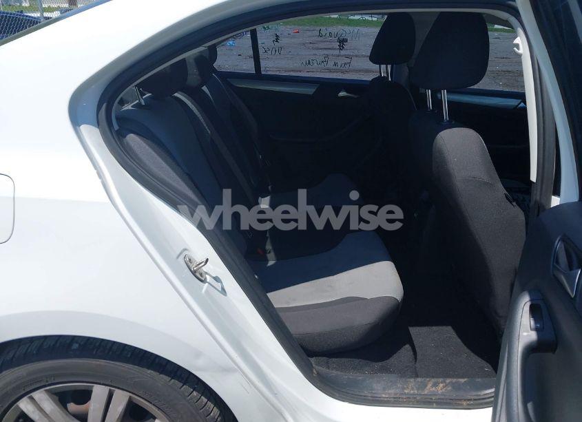 Photo 8 of 2017 Volkswagen Jetta 1.4T S (VIN 3VW2B7AJ5HM332931)