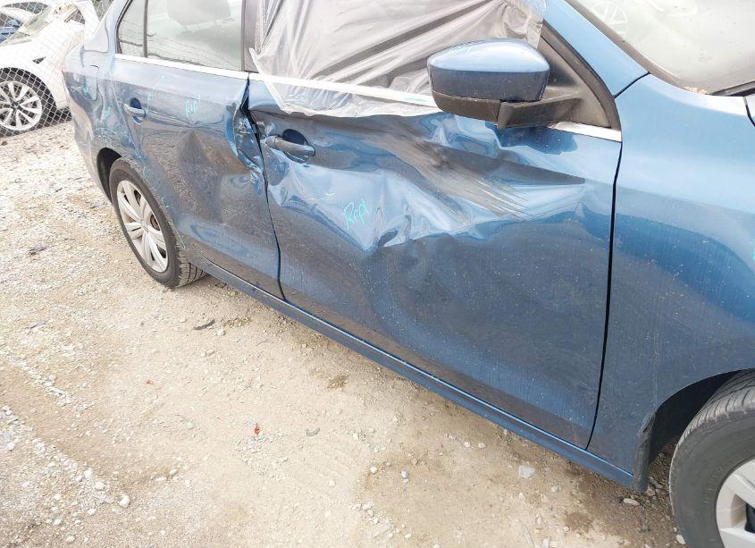 Photo 6 of 2017 Volkswagen Jetta 1.4T S (VIN 3VW2B7AJ5HM342200)