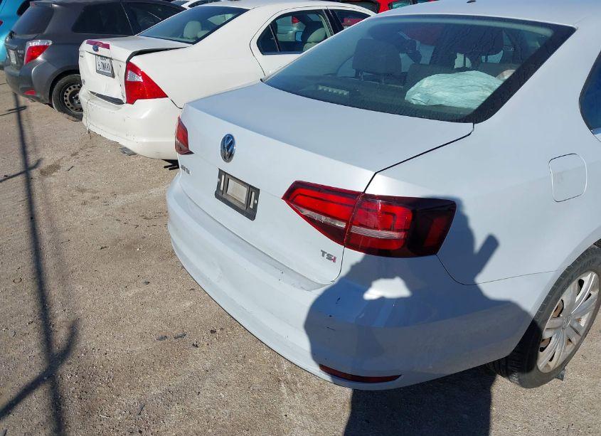 Photo 6 of 2017 Volkswagen Jetta 1.4T S (VIN 3VW2B7AJ5HM347140)