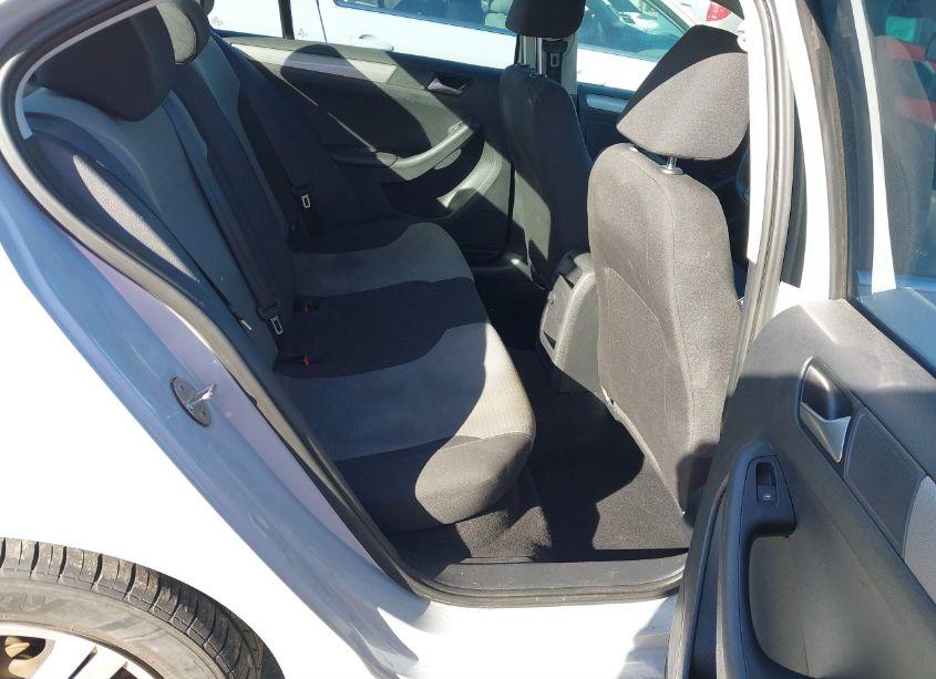 Photo 8 of 2017 Volkswagen Jetta 1.4T S (VIN 3VW2B7AJ5HM347140)