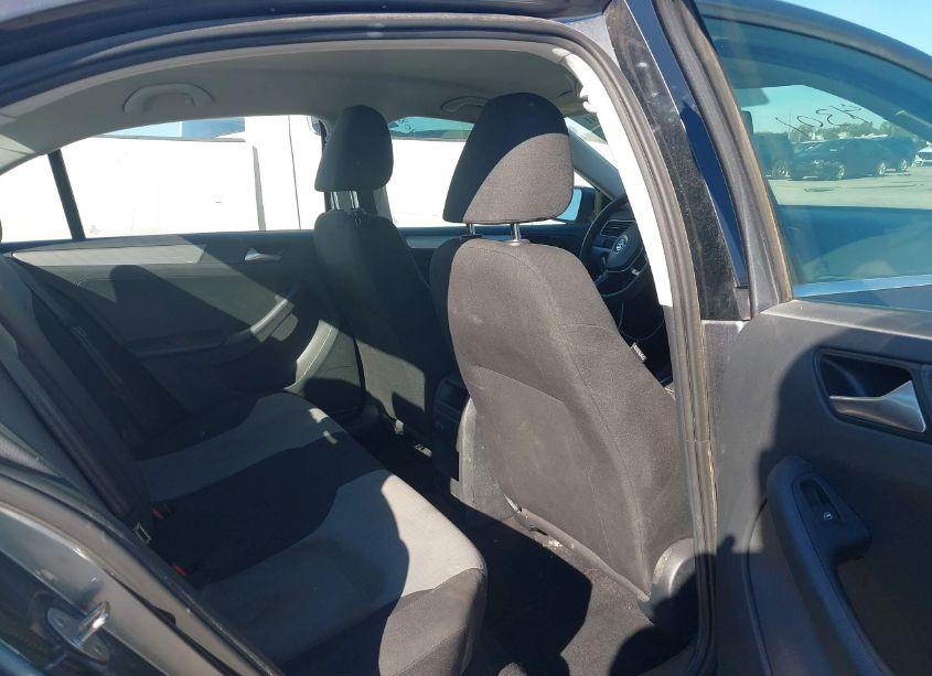 Photo 8 of 2017 Volkswagen Jetta 1.4T S (VIN 3VW2B7AJ5HM353178)