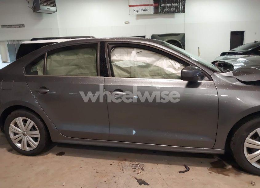 Photo 13 of 2017 Volkswagen Jetta 1.4T S (VIN 3VW2B7AJ5HM361636)