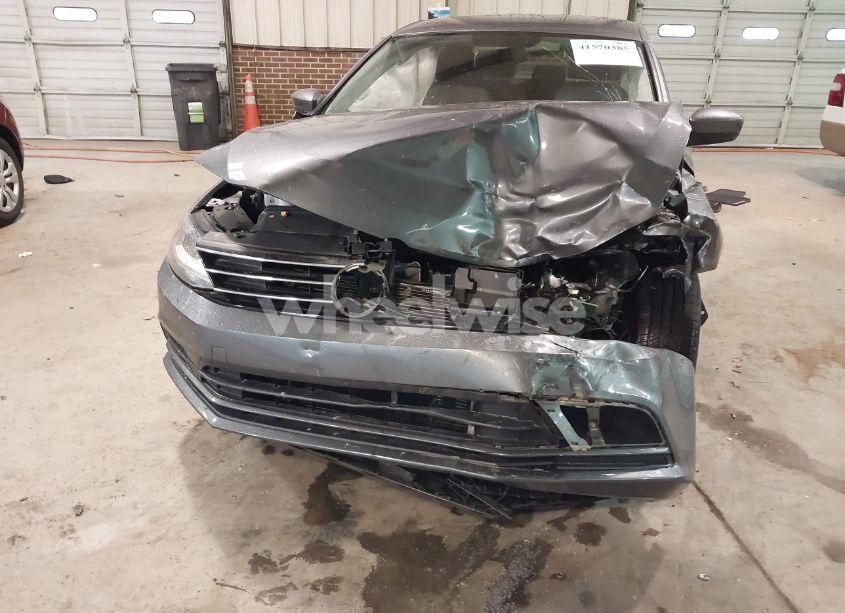 Photo 6 of 2017 Volkswagen Jetta 1.4T S (VIN 3VW2B7AJ5HM361636)