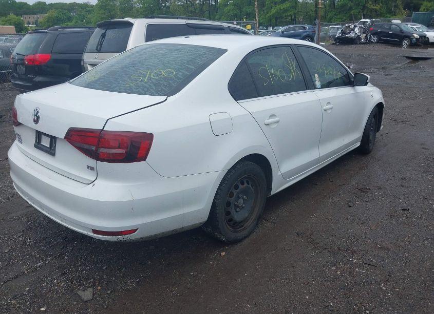 Photo 4 of 2017 Volkswagen Jetta 1.4T S (VIN 3VW2B7AJ5HM374709)