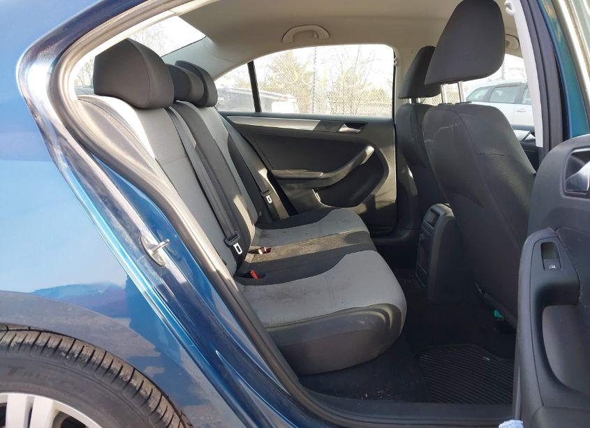 Photo 8 of 2017 Volkswagen Jetta 1.4T S (VIN 3VW2B7AJ5HM378680)