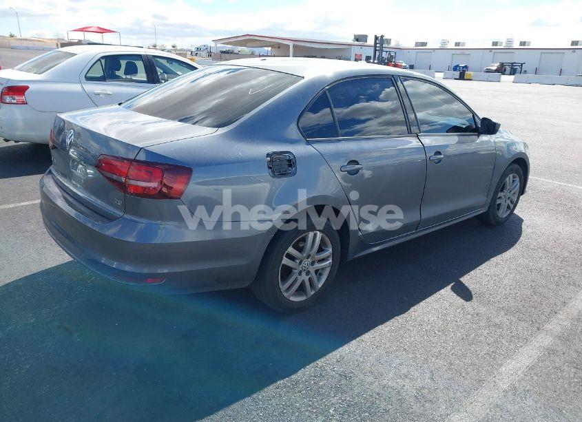 Photo 4 of 2018 Volkswagen Jetta 1.4T S (VIN 3VW2B7AJ5JM236187)