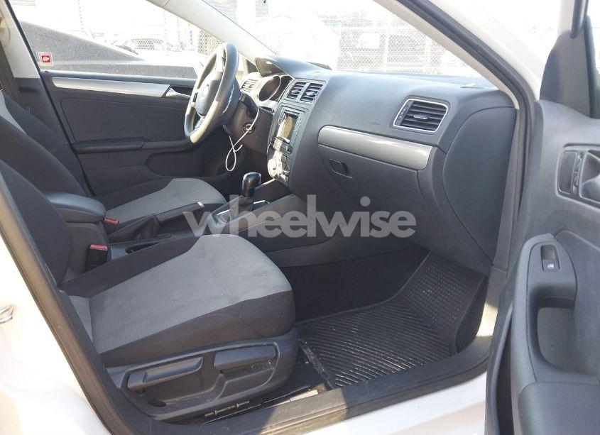 Photo 5 of 2017 Volkswagen Jetta 1.4T S (VIN 3VW2B7AJ6HM282802)