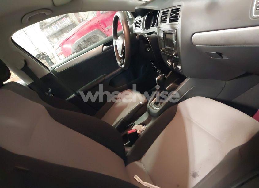 Photo 5 of 2017 Volkswagen Jetta 1.4T S (VIN 3VW2B7AJ6HM312803)