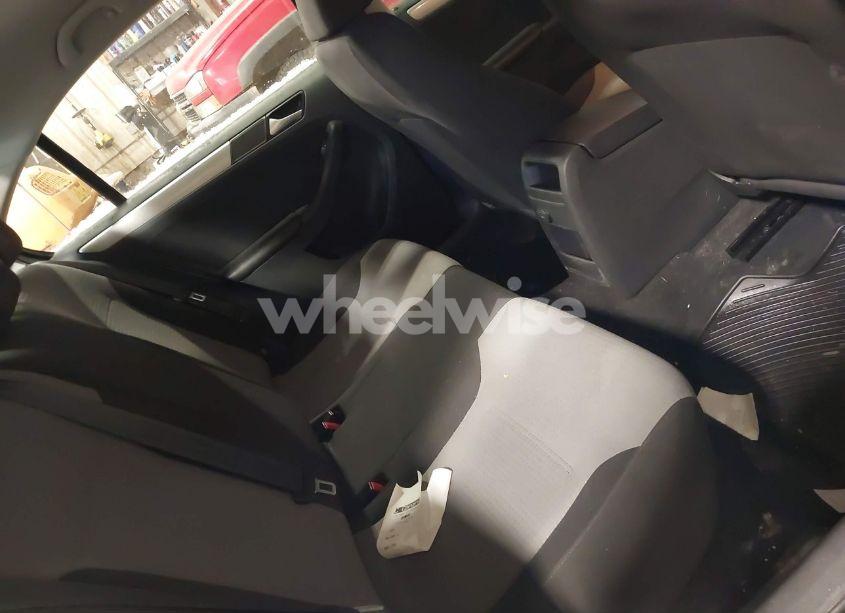 Photo 8 of 2017 Volkswagen Jetta 1.4T S (VIN 3VW2B7AJ6HM312803)