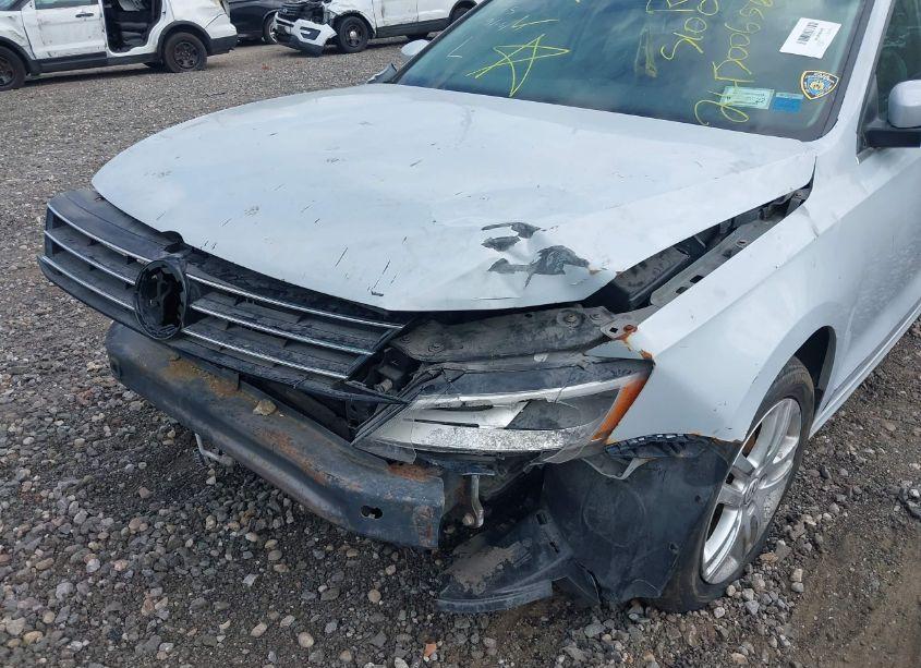 Photo 6 of 2017 Volkswagen Jetta 1.4T S (VIN 3VW2B7AJ6HM320772)